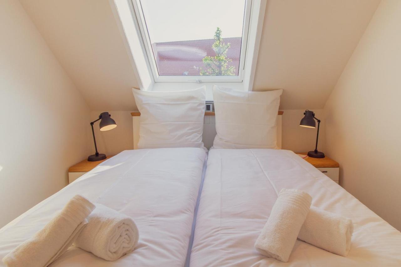 Up Besoeoek - Rapsbluete Mit Infrarotsauna Krummhörn Esterno foto