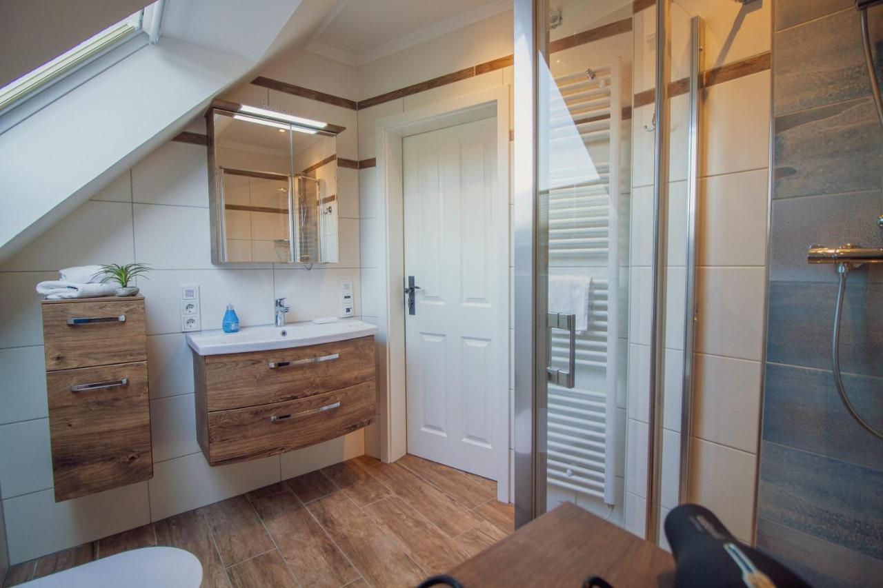Up Besoeoek - Rapsbluete Mit Infrarotsauna Krummhörn Esterno foto
